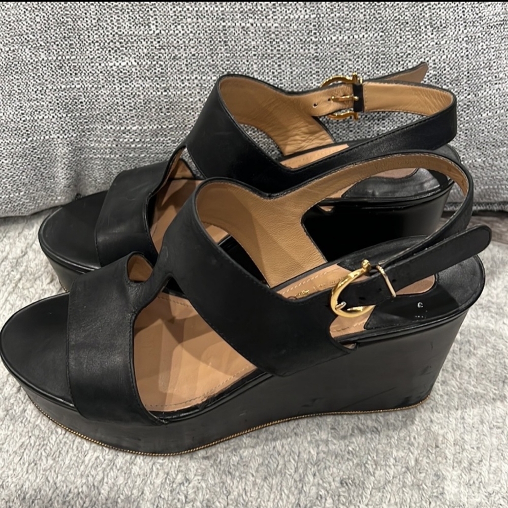 Salvatore Ferragamo flatform shoes - size 8, black gold hardware - Picture 2 of 9